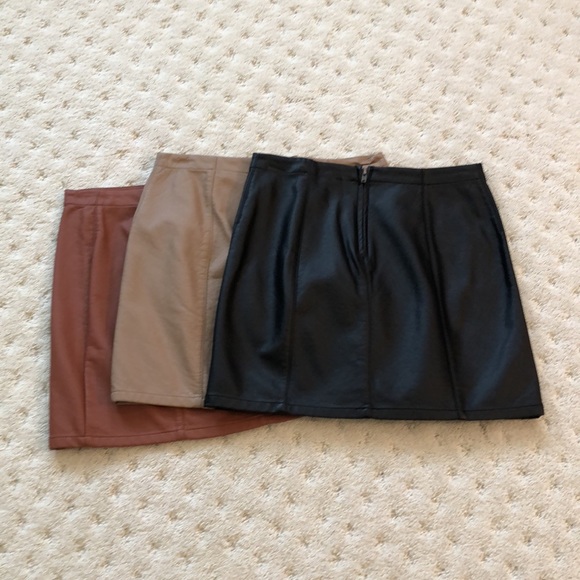 F21 Mini skirts - Picture 2 of 5